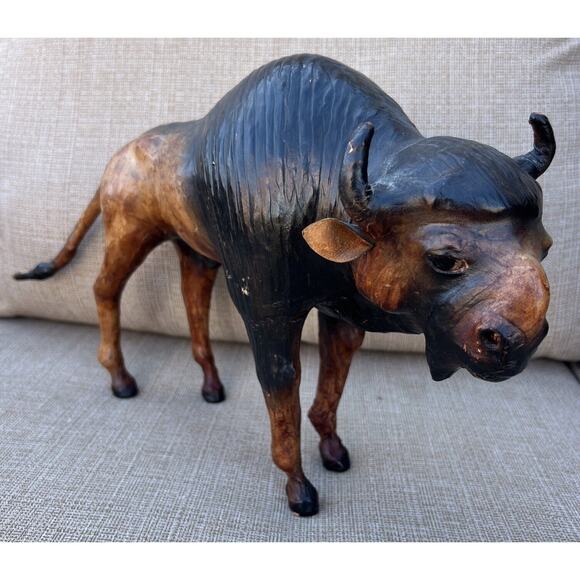 VINTAGE MID-CENTURY HANDMADE LARGE LEATHER WRAPPED BISON STATUE SCULPTURE - Picture 1 of 16